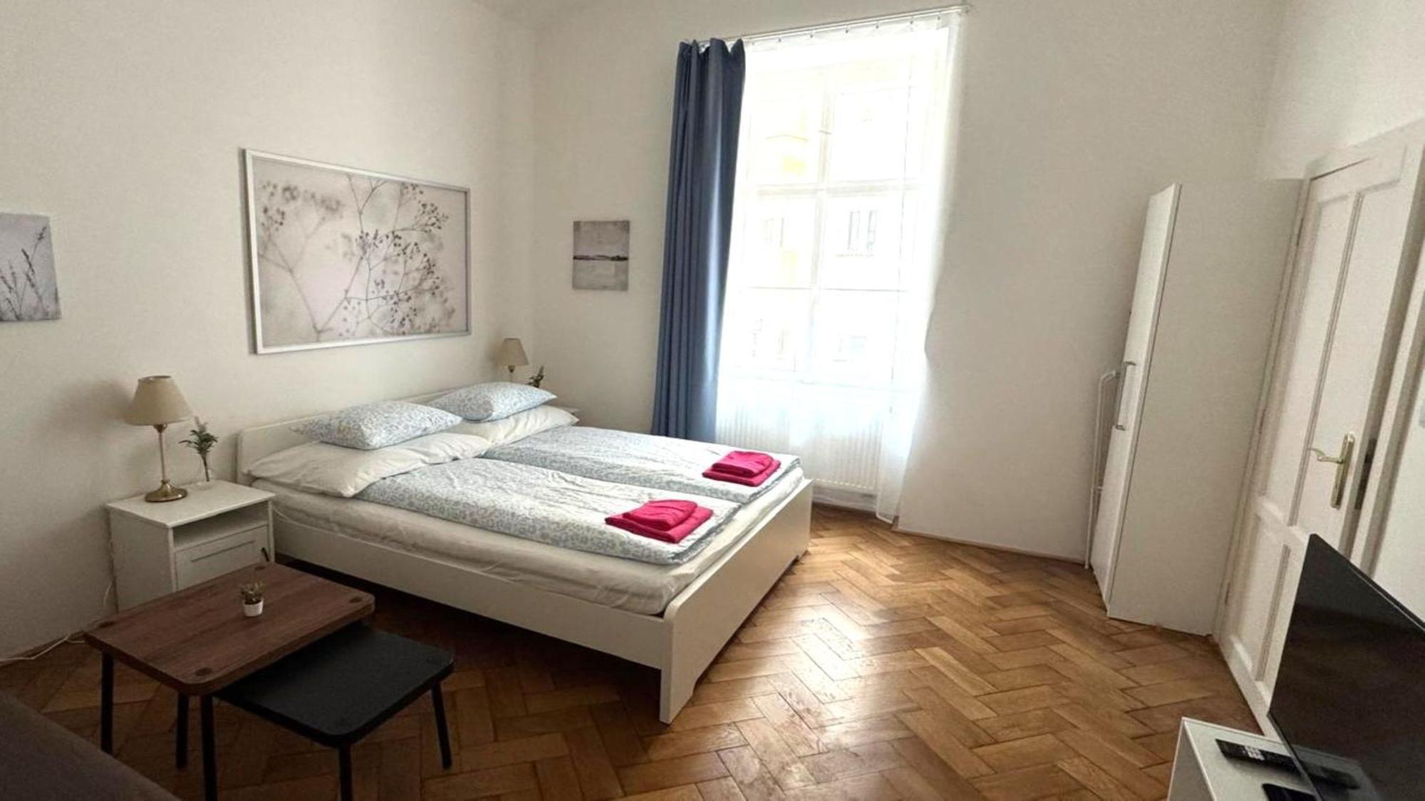 Side Street Apartments Prague Room photo